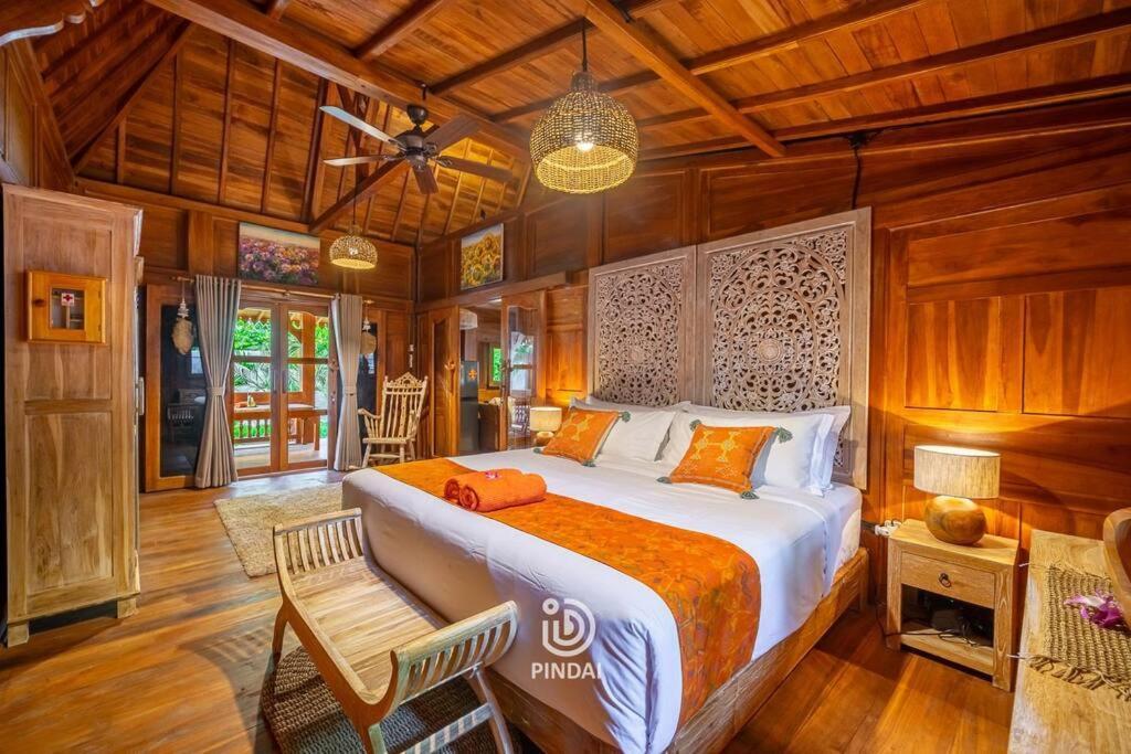 Rumah Joglo Villa *