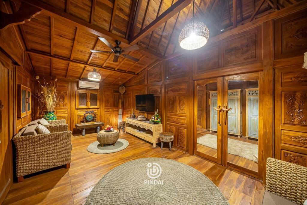 Rumah Joglo Villa *